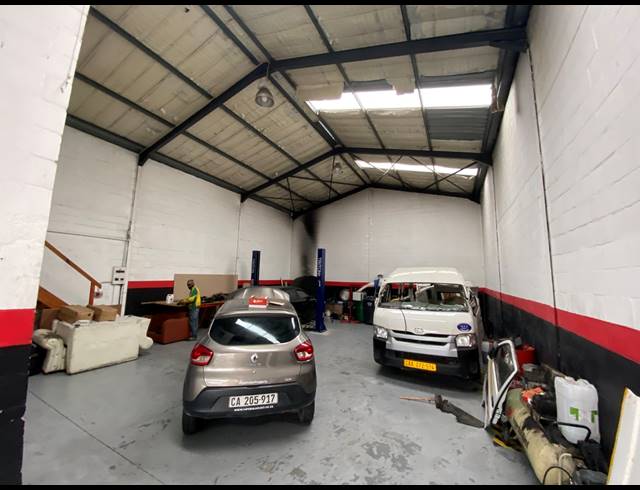 154M² WAREHOUSE FOR SALE IN KILLARNEY GARDENS